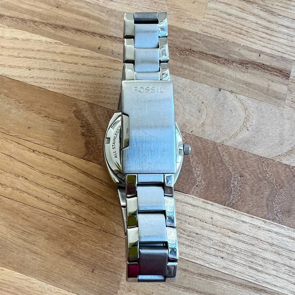 Fossil brand model